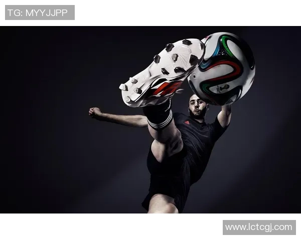 足球明星黑色头像背后的故事与他的人生轨迹揭秘 足球明星黑色头像背后的故事与他的人生轨迹揭秘