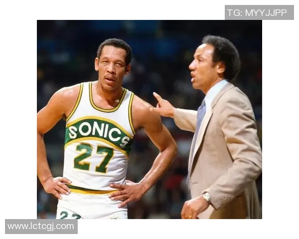 篮球明星Lenny的传奇之路：从街头少年到NBA巨星的奋斗故事